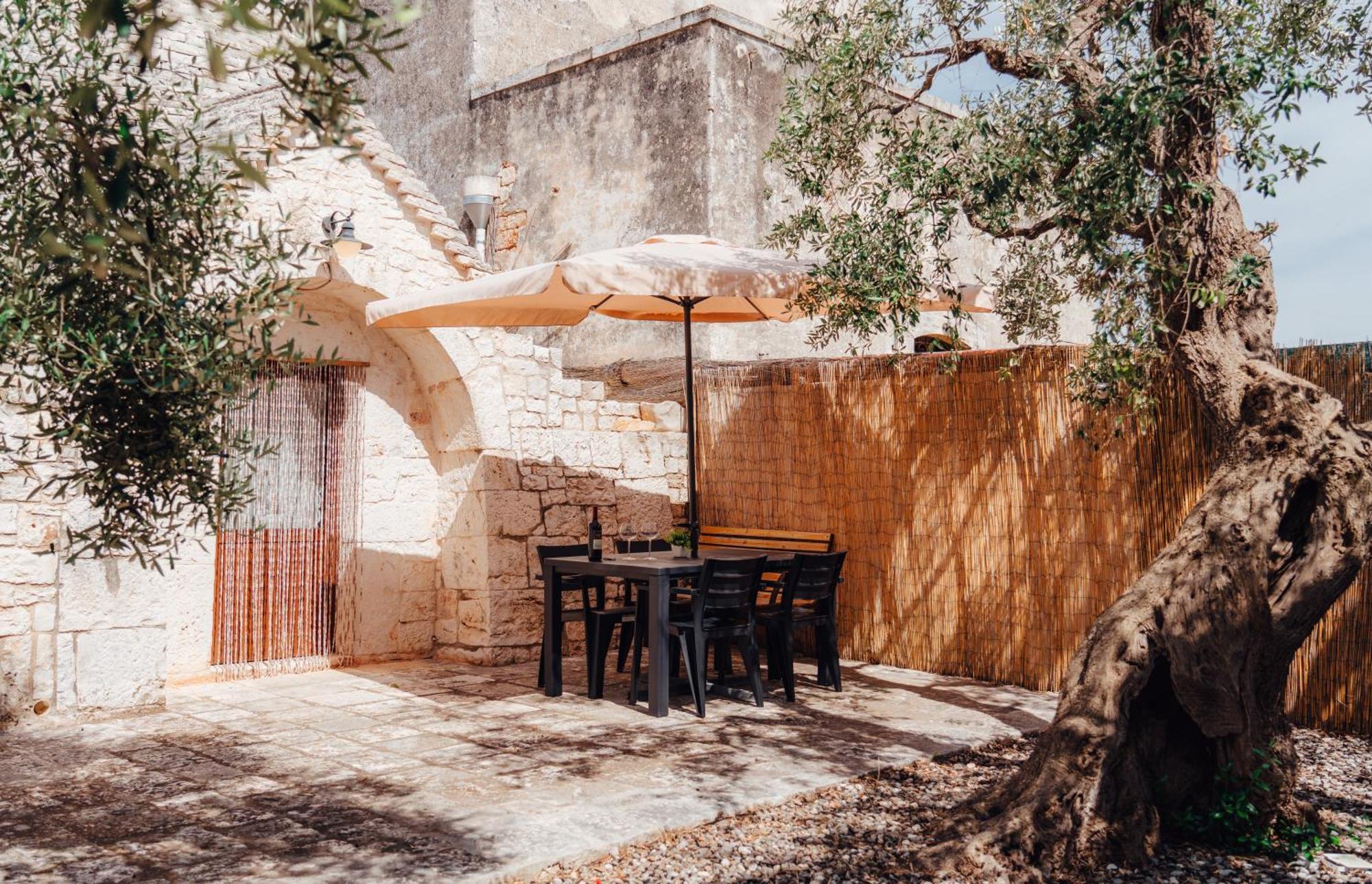 Loli Trulli Superior Villa - Free Parking Castellana Grotte Exterior photo